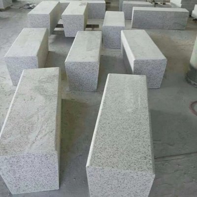 大花芝麻白路沿石加工 900*300*150庫存多 可充淺灰麻側石